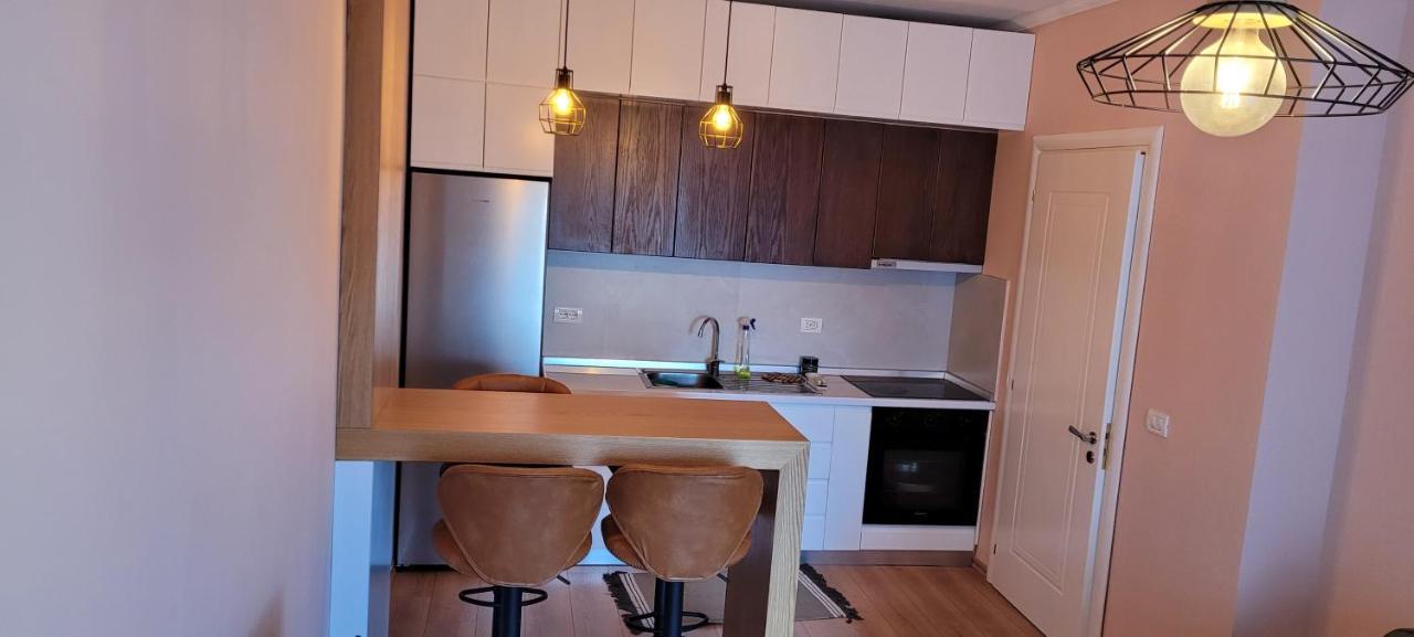 Beach View Apartment, Golem Durres Bagian luar foto