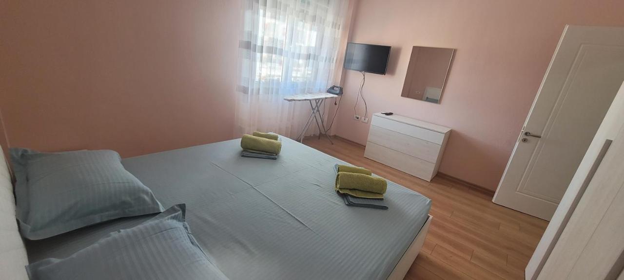 Beach View Apartment, Golem Durres Bagian luar foto