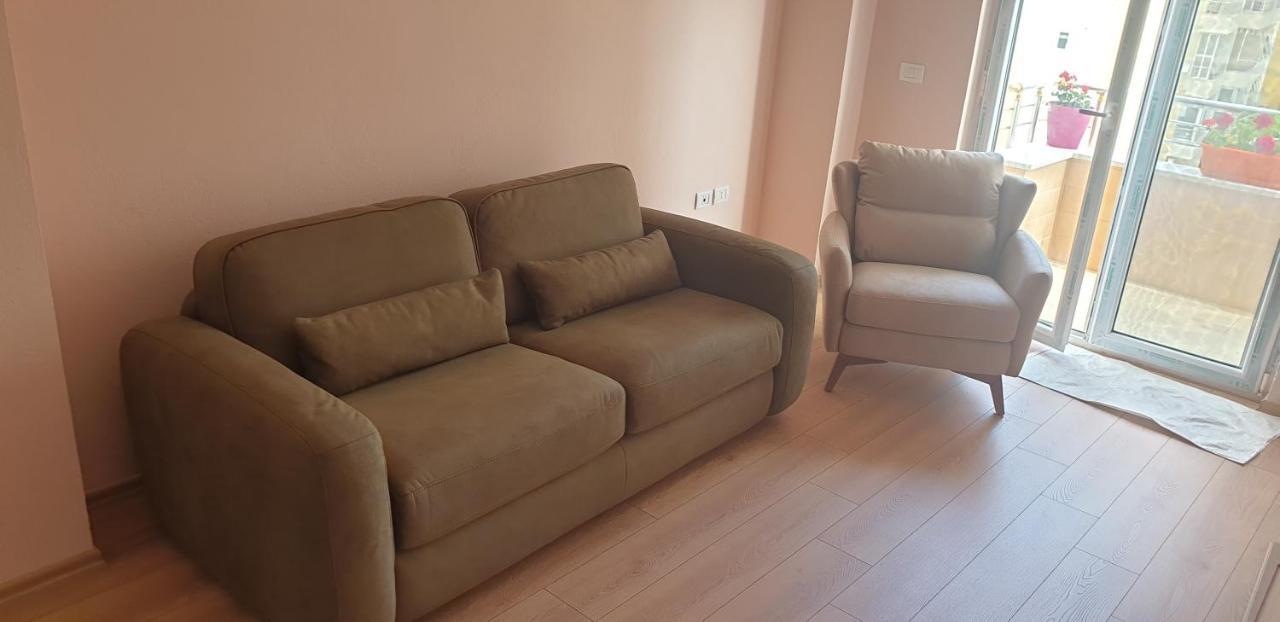 Beach View Apartment, Golem Durres Bagian luar foto